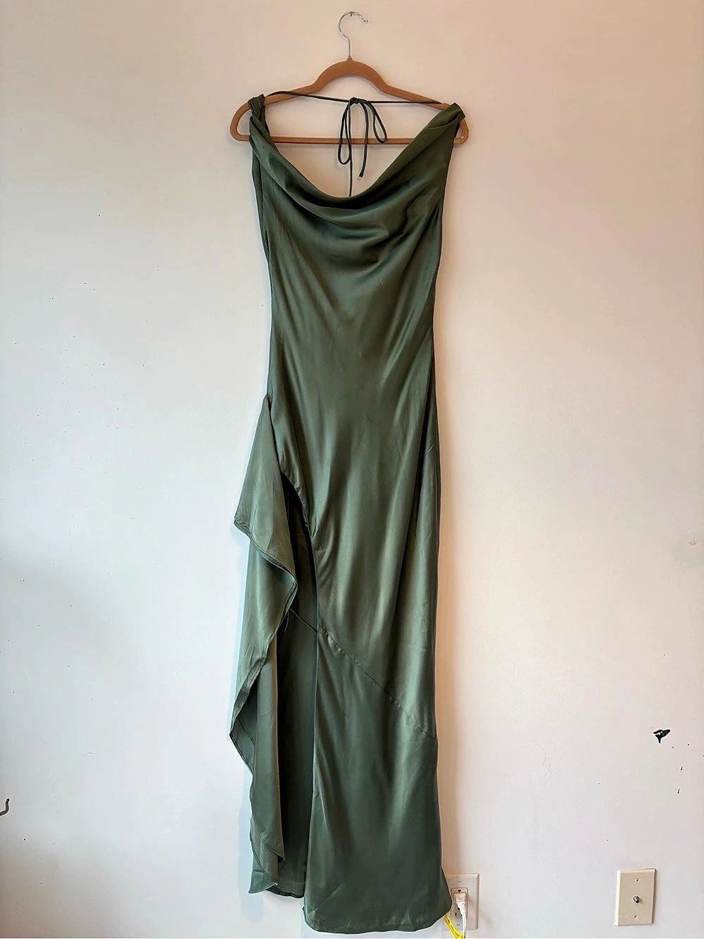 Babyboo Marly Maxi Dress Satin Cowl Neck Maxi Dress in Green Size Small NWT